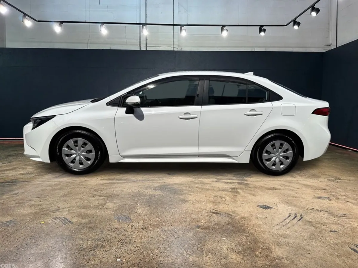 Toyota Corolla Saloon, Petrol Hybrid, 2021, White