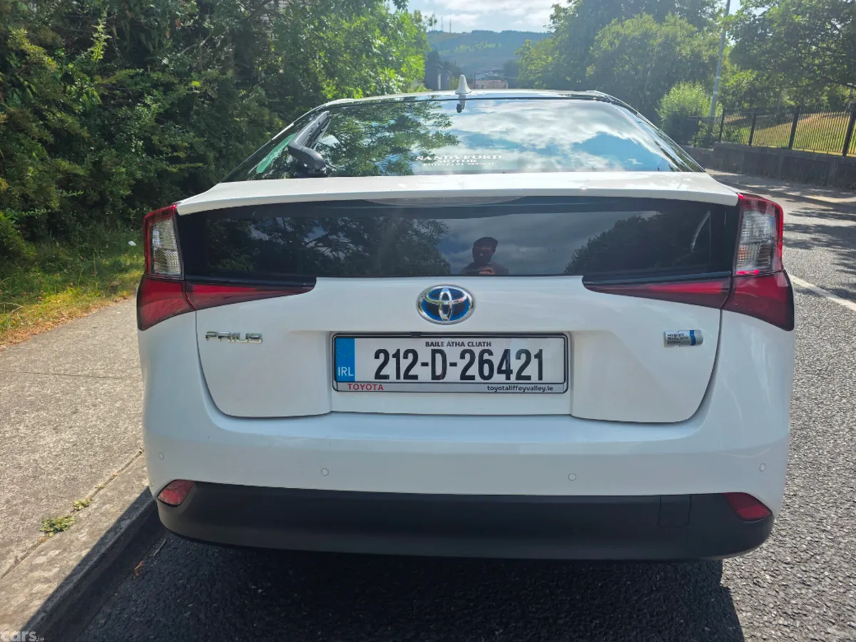 Toyota Prius Hatchback, Petrol Hybrid, 2021, White