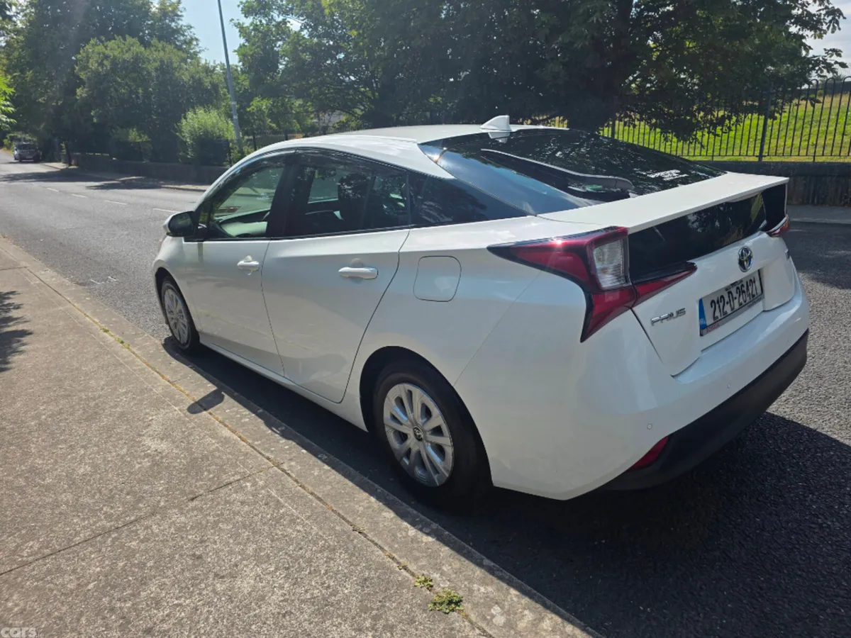Toyota Prius Hatchback, Petrol Hybrid, 2021, White