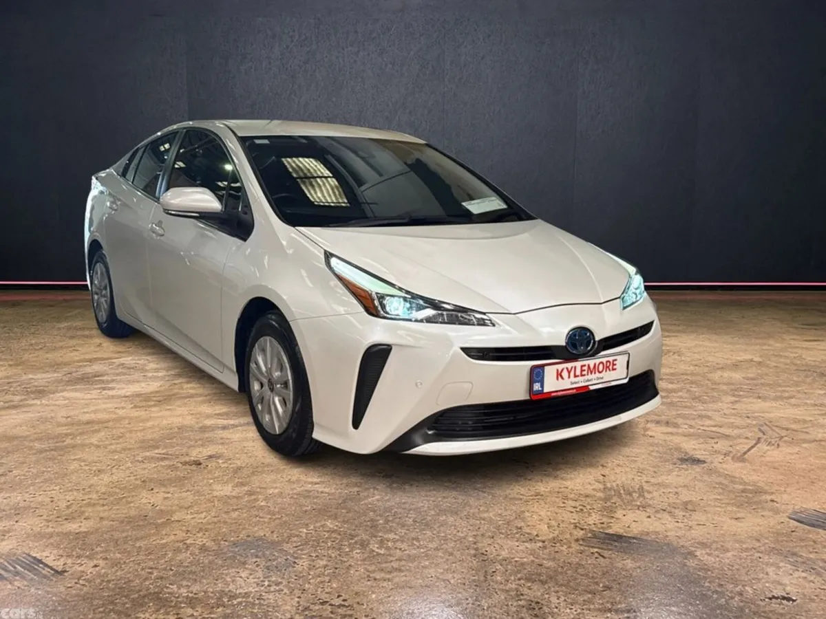 Toyota Prius Hatchback, Petrol Hybrid, 2022, White