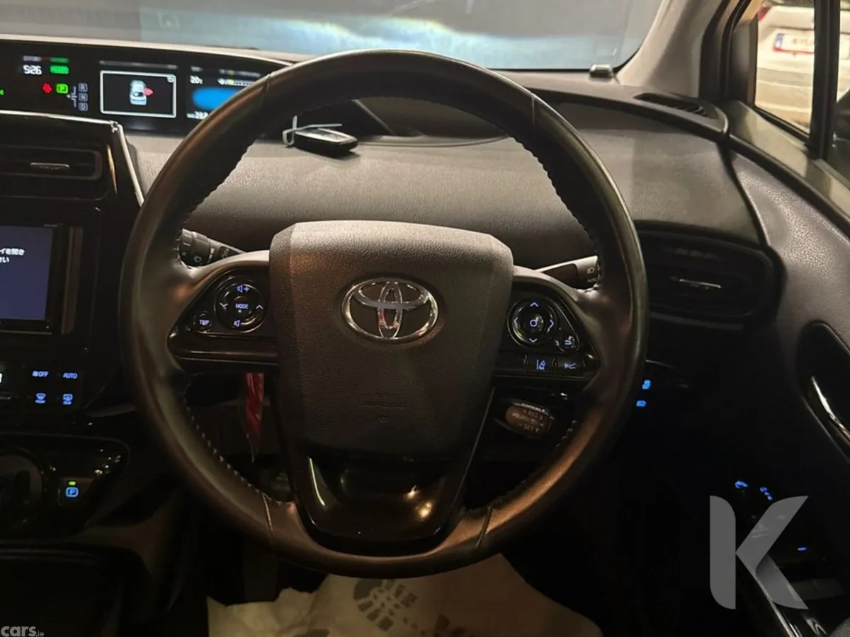 Toyota Prius Hatchback, Petrol Hybrid, 2022, White