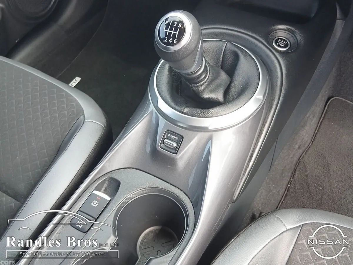 Nissan Juke SUV, Petrol, 2023, Blue