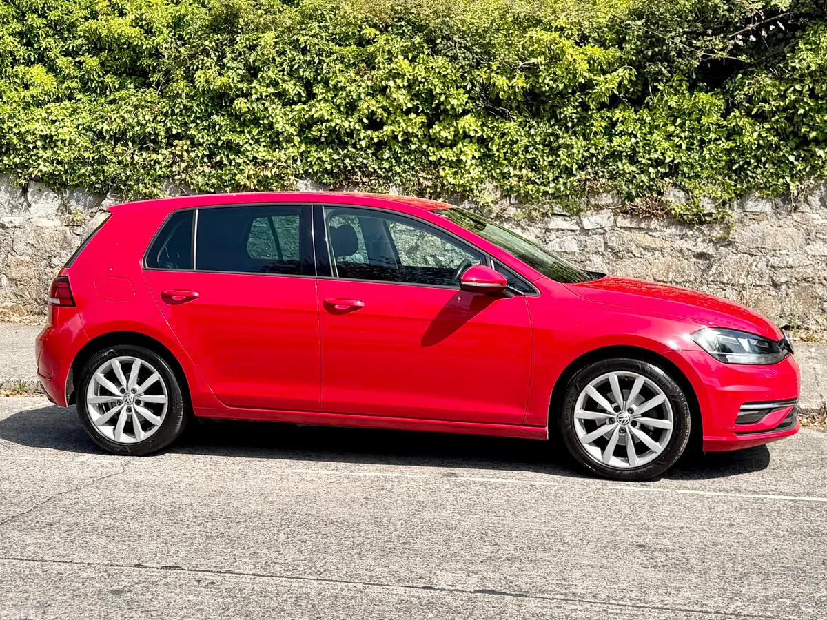 Volkswagen Golf Estate, Petrol, 2018, Red
