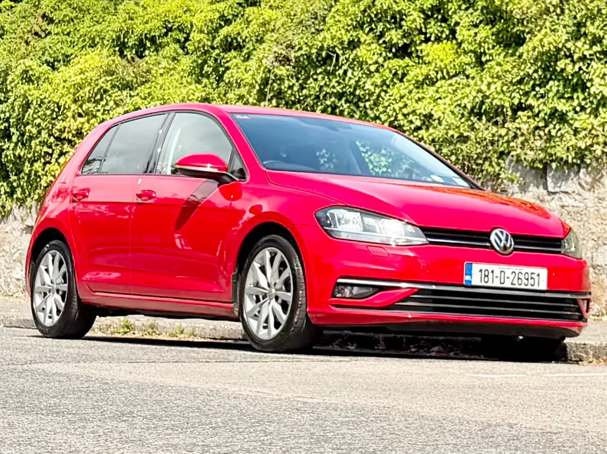 Volkswagen Golf Estate, Petrol, 2018, Red