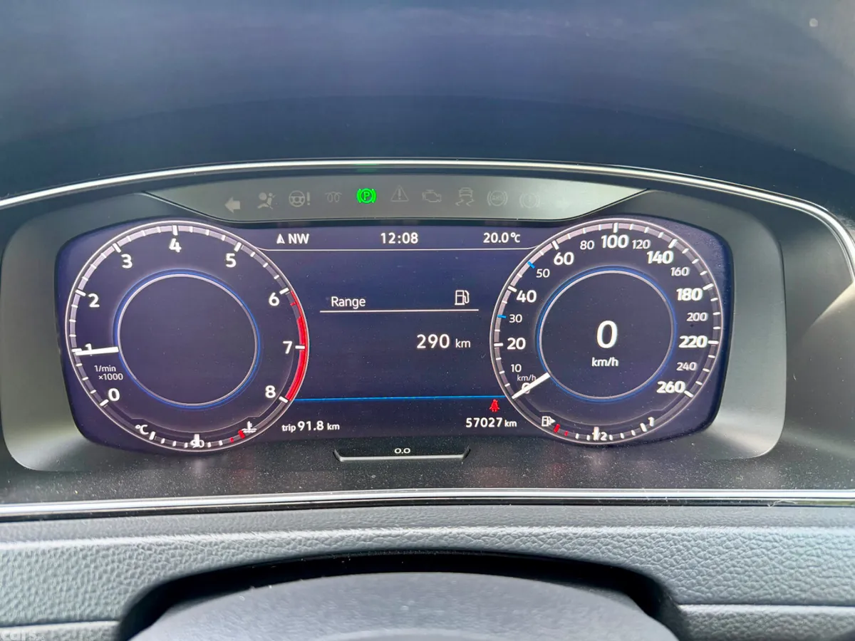 Volkswagen Golf Estate, Petrol, 2018, Red