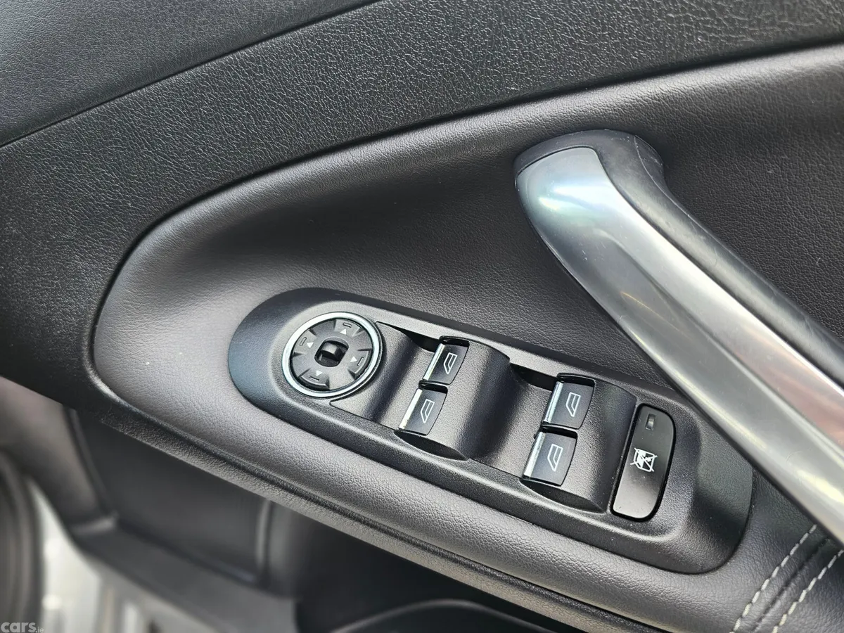 Ford Mondeo Hatchback, Diesel, 2014, Grey