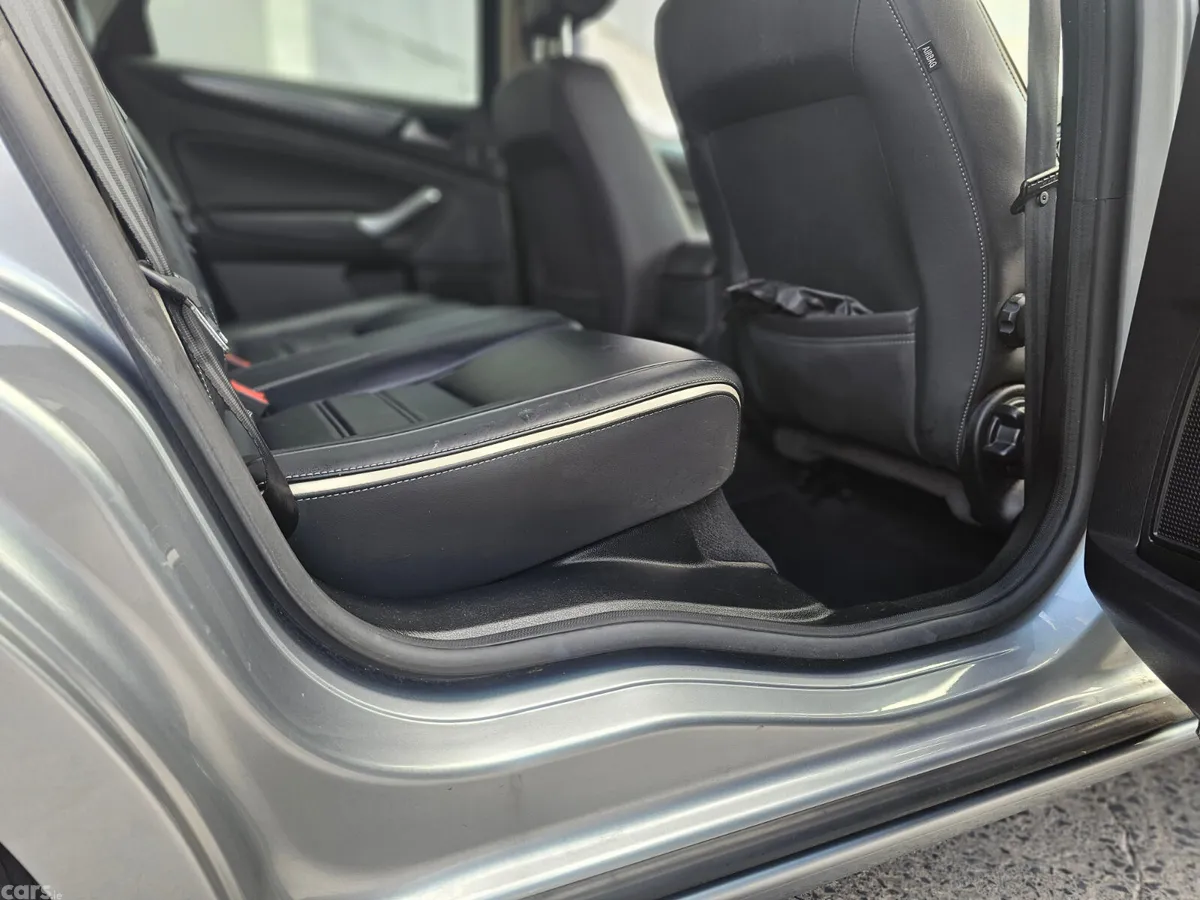 Ford Mondeo Hatchback, Diesel, 2014, Grey
