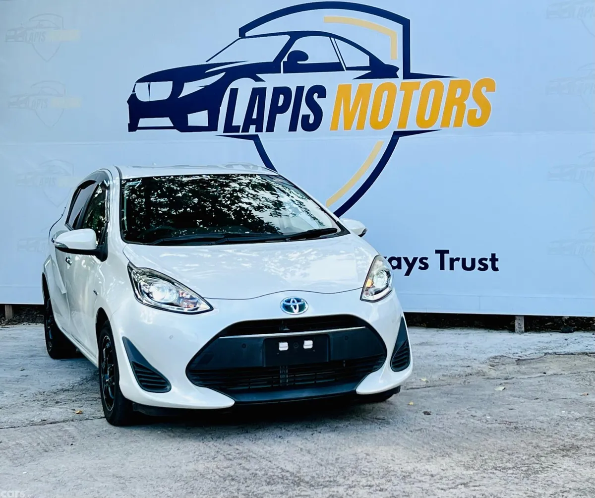 Toyota Aqua Hatchback, Petrol Hybrid, 2018, White