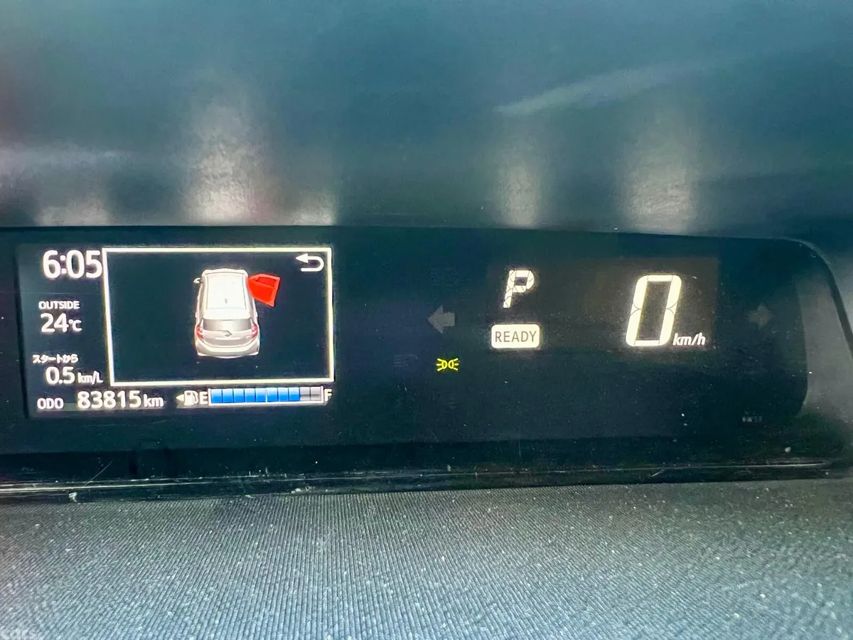 Toyota Aqua Hatchback, Petrol Hybrid, 2018, White