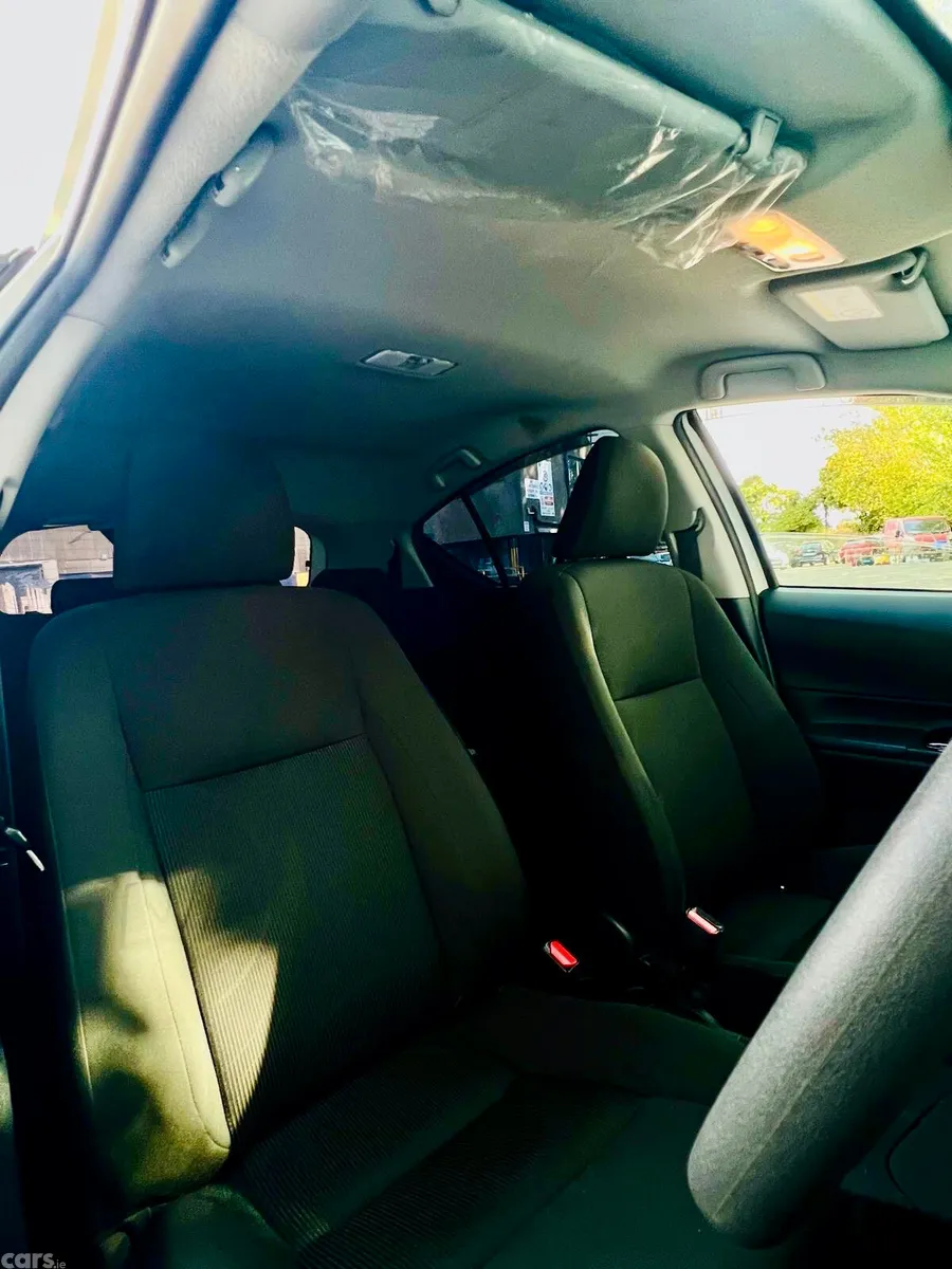 Toyota Aqua Hatchback, Petrol Hybrid, 2018, White