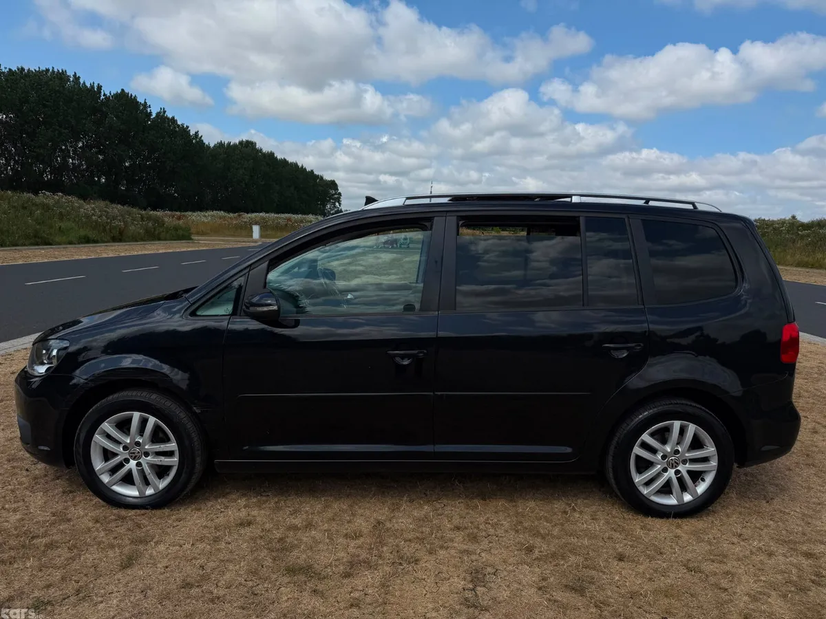 Volkswagen Touran MPV, Diesel, 2015, Black