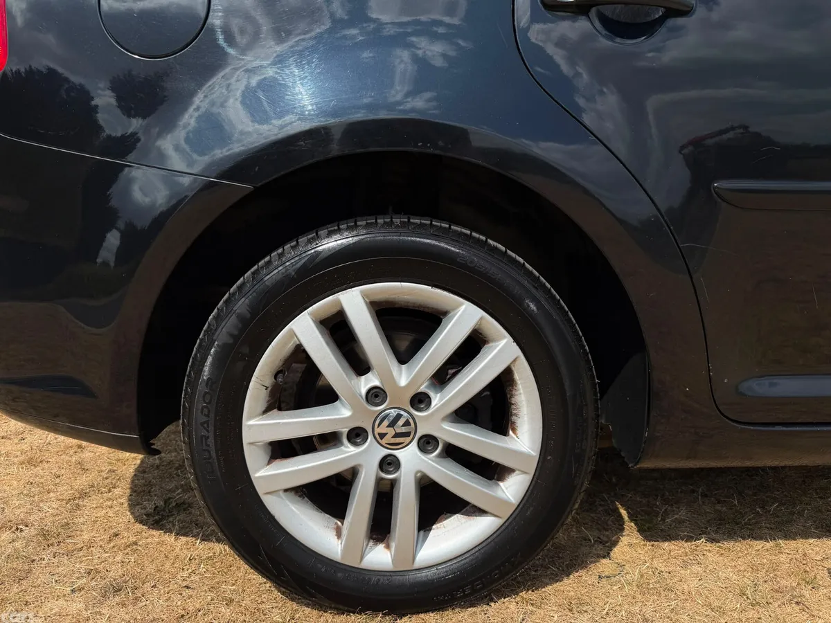 Volkswagen Touran MPV, Diesel, 2015, Black