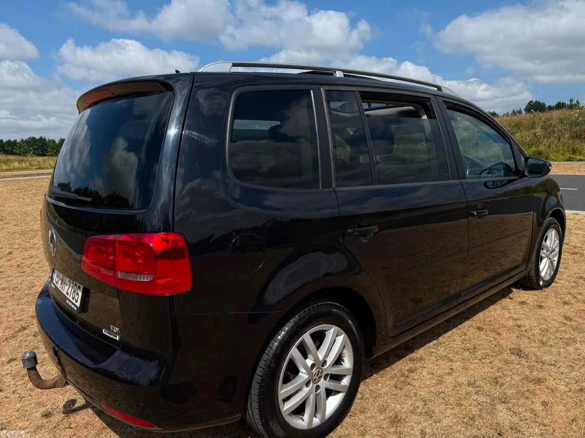 Volkswagen Touran MPV, Diesel, 2015, Black