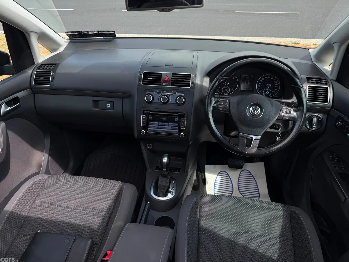 Volkswagen Touran MPV, Diesel, 2015, Black