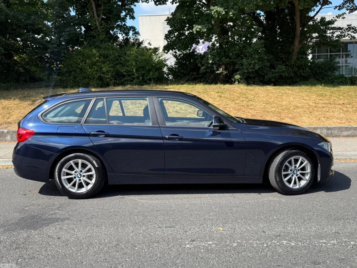 BMW 3-Series Estate, Petrol, 2017, Blue