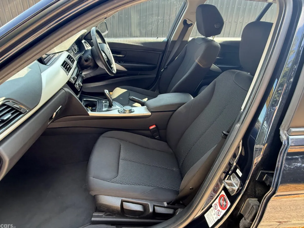 BMW 3-Series Estate, Petrol, 2017, Blue