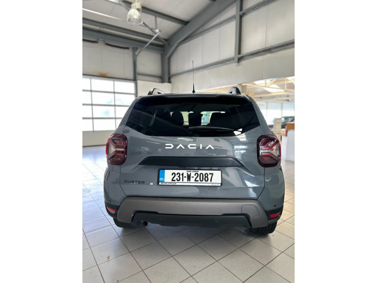 Dacia Duster MPV, Petrol, 2023, Grey