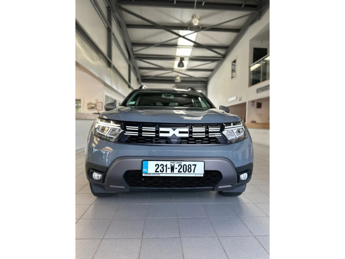 Dacia Duster MPV, Petrol, 2023, Grey