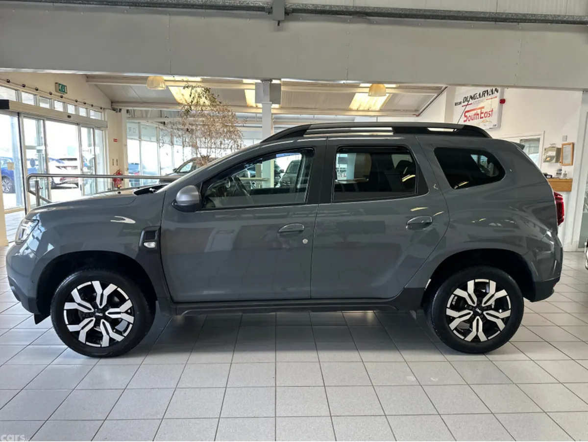 Dacia Duster MPV, Petrol, 2023, Grey