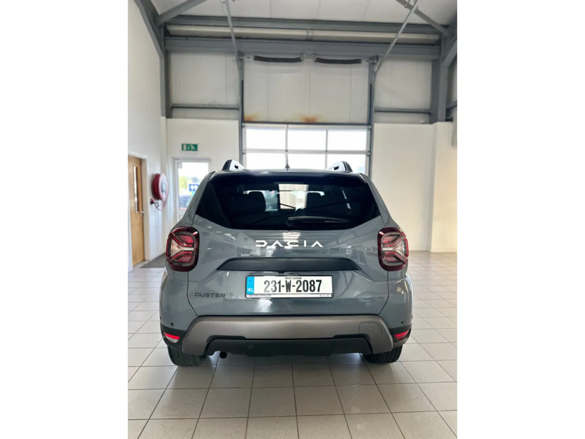 Dacia Duster MPV, Petrol, 2023, Grey