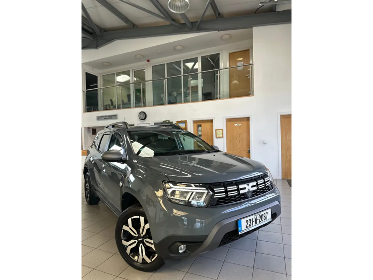 Dacia Duster MPV, Petrol, 2023, Grey