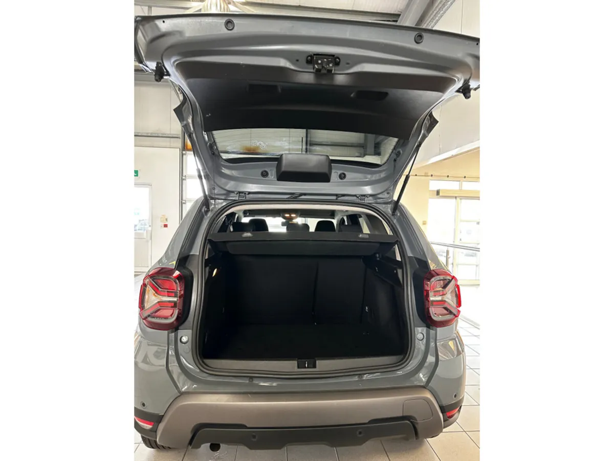 Dacia Duster MPV, Petrol, 2023, Grey