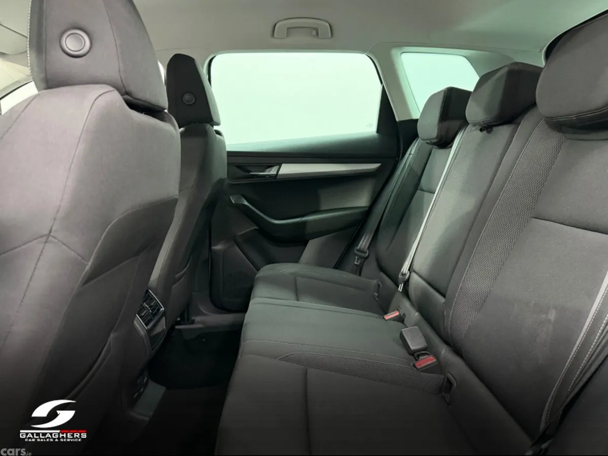 Skoda Karoq SUV, Diesel, 2023, Silver
