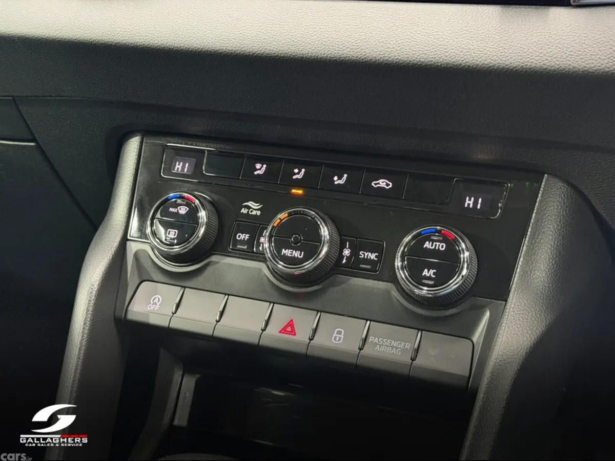 Skoda Karoq SUV, Diesel, 2023, Silver