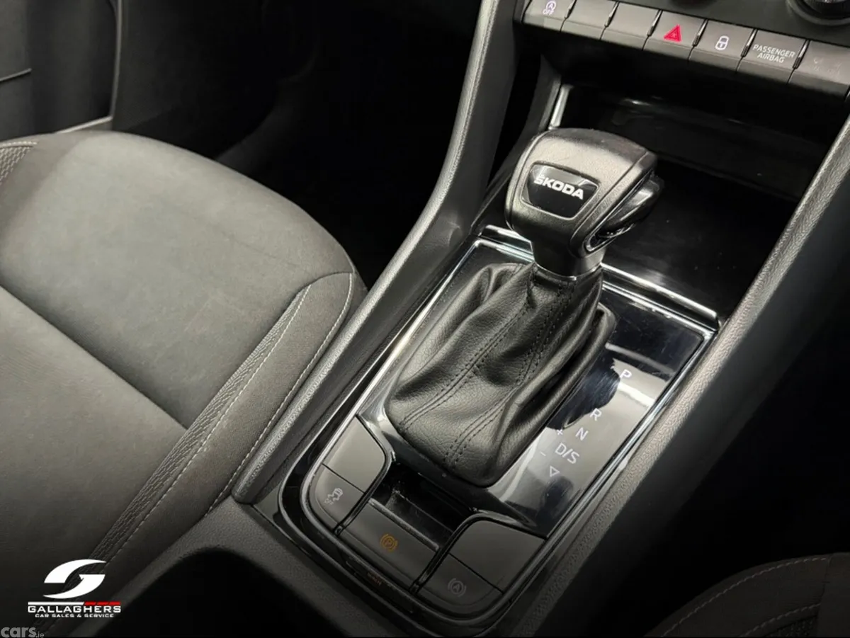 Skoda Karoq SUV, Diesel, 2023, Silver