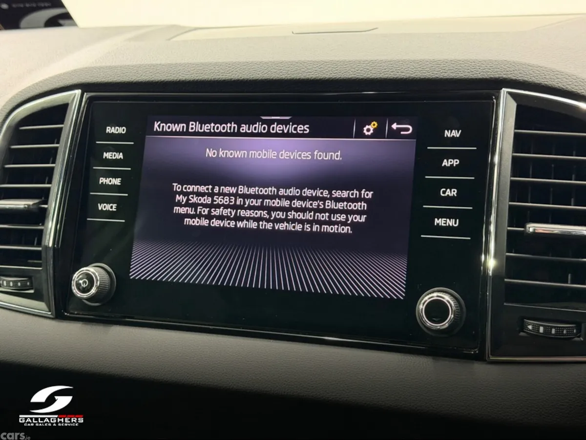 Skoda Karoq SUV, Diesel, 2023, Silver