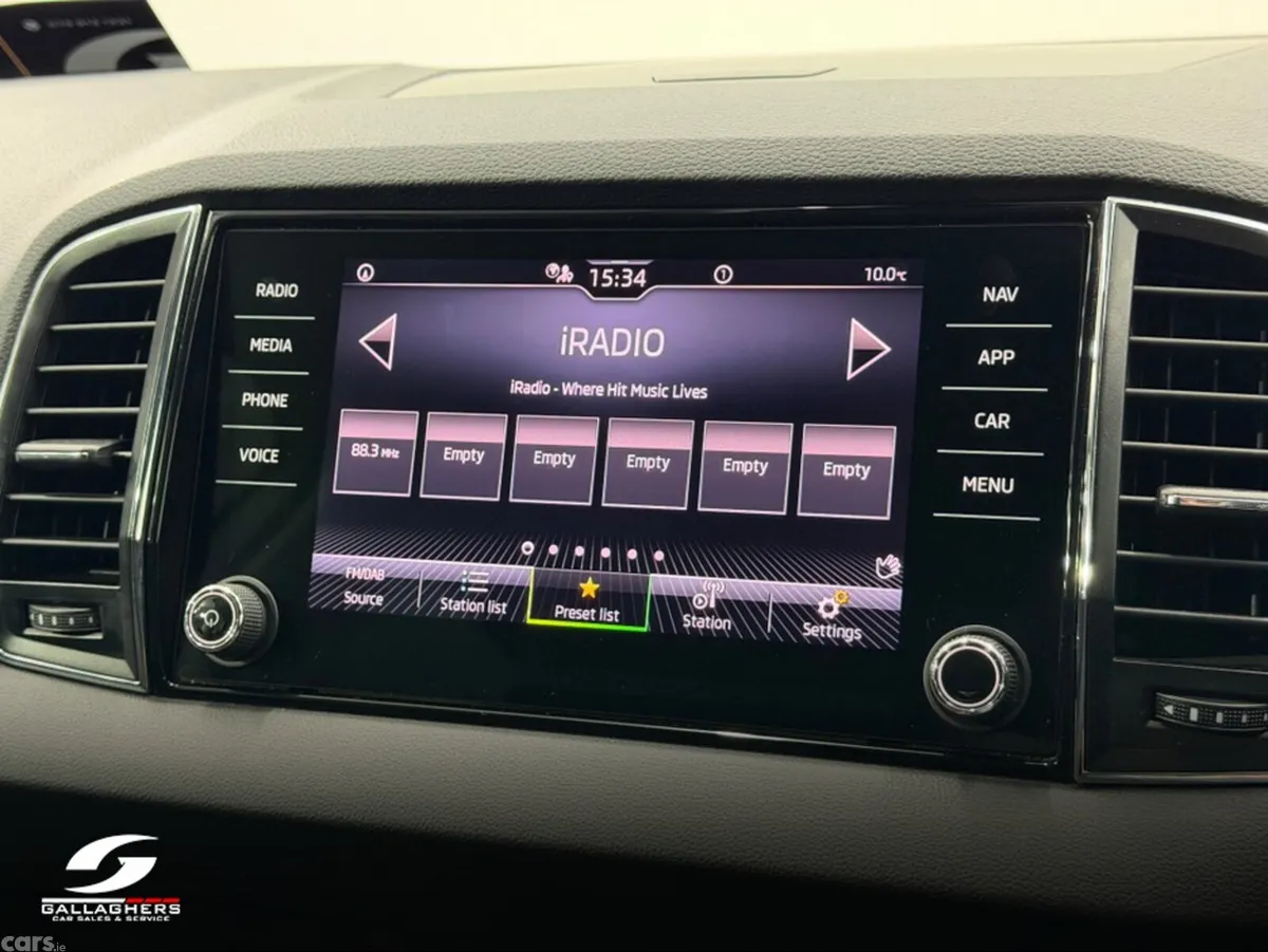 Skoda Karoq SUV, Diesel, 2023, Silver