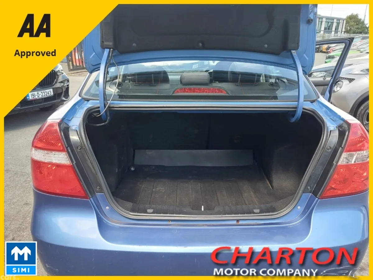 Chevrolet Aveo Saloon, Petrol, 2011, Blue