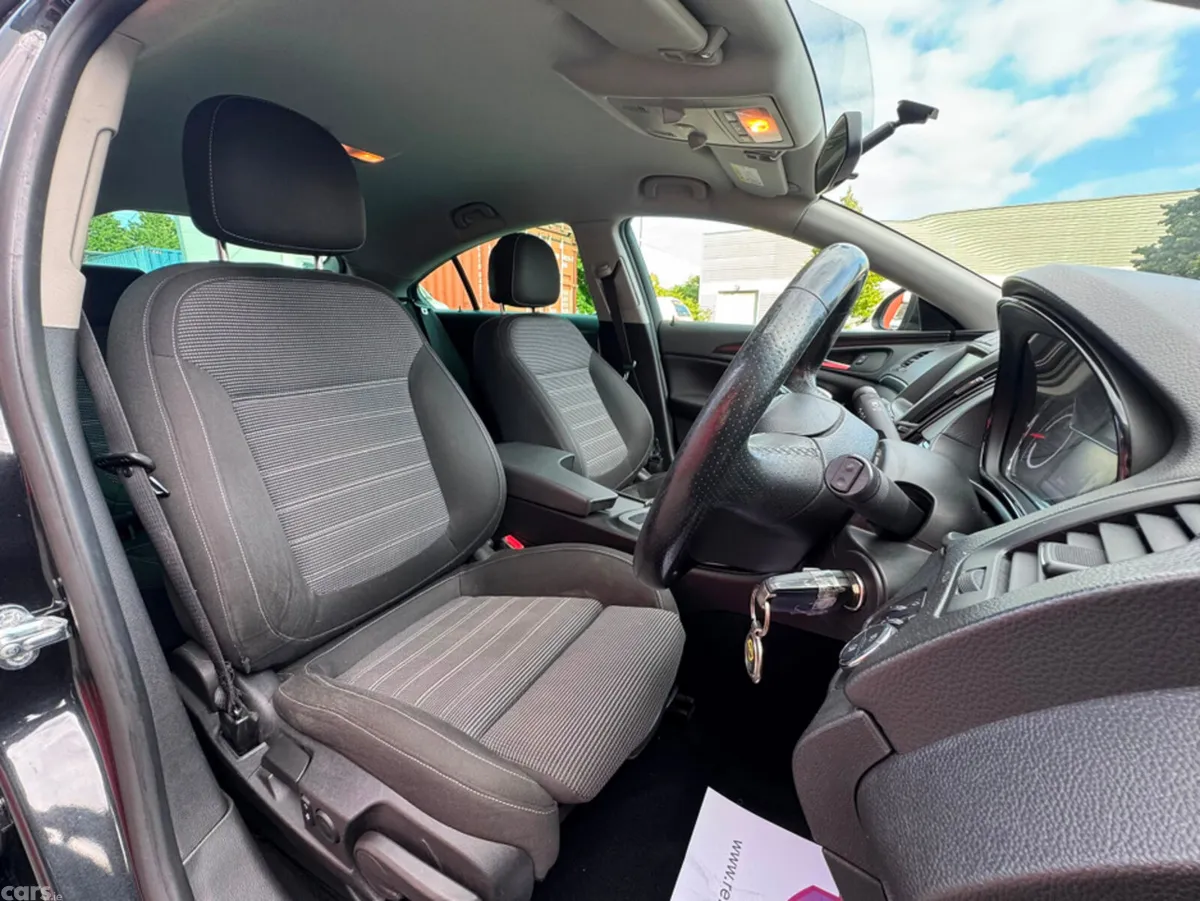 Vauxhall Insignia Hatchback, Diesel, 2015, Black