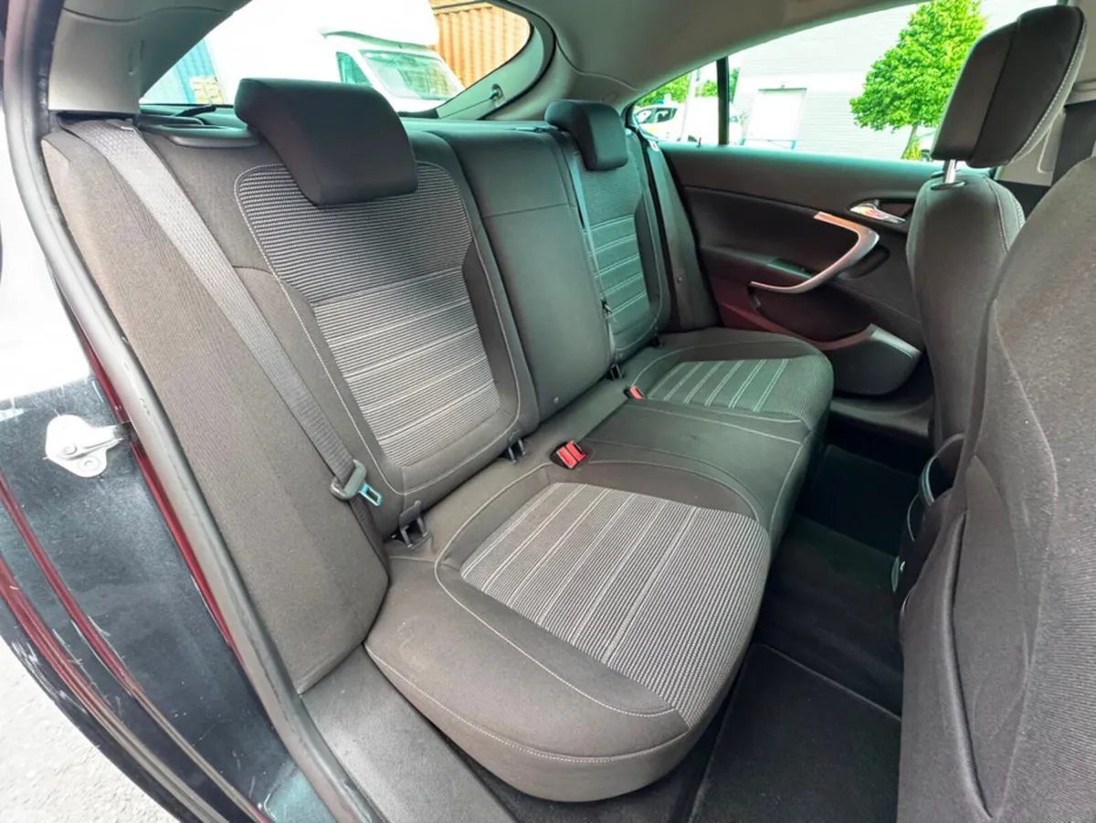 Vauxhall Insignia Hatchback, Diesel, 2015, Black
