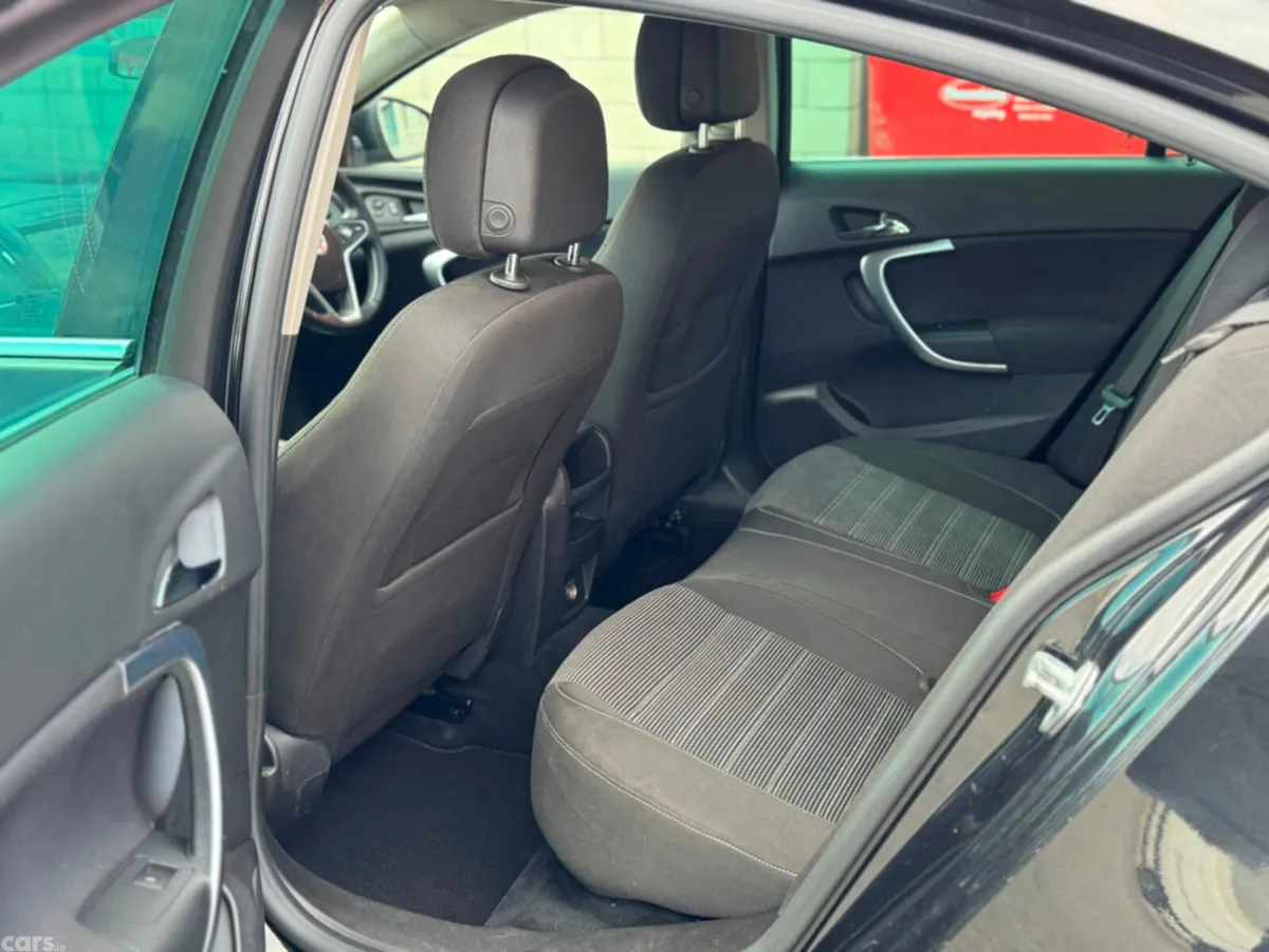 Vauxhall Insignia Hatchback, Diesel, 2015, Black