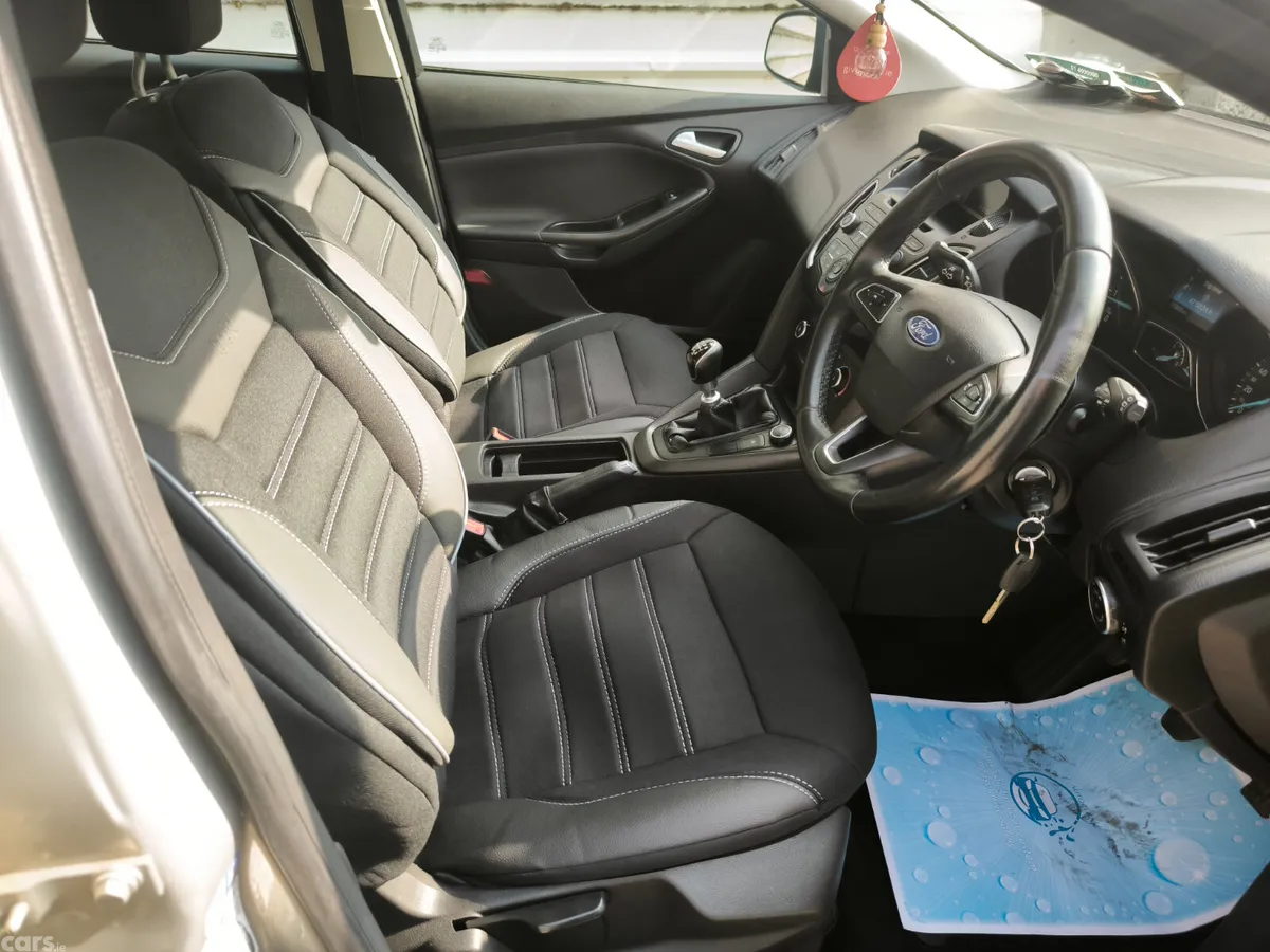 Ford Focus Hatchback, Diesel, 2015, Silver