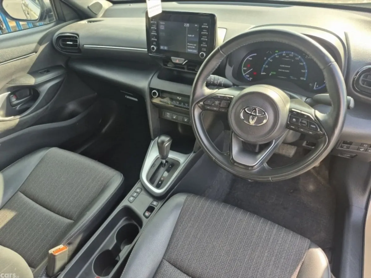 Toyota Yaris Cross SUV, Petrol Hybrid, 2023, Beige