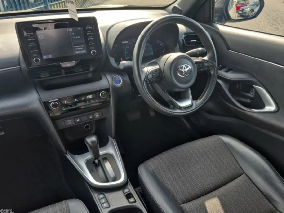 Toyota Yaris Cross SUV, Petrol Hybrid, 2023, Beige