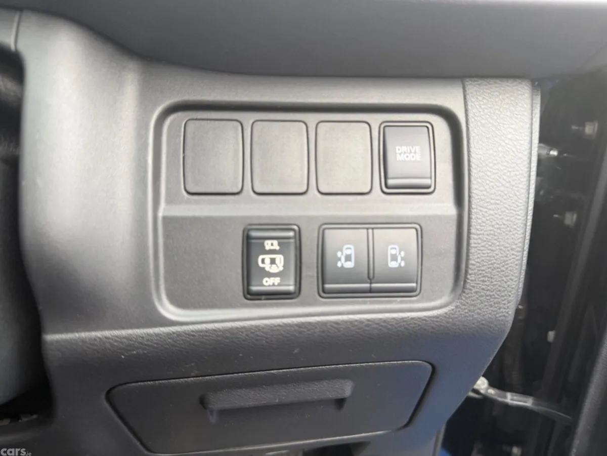 Nissan Serena MPV, Petrol Hybrid, 2021, Black