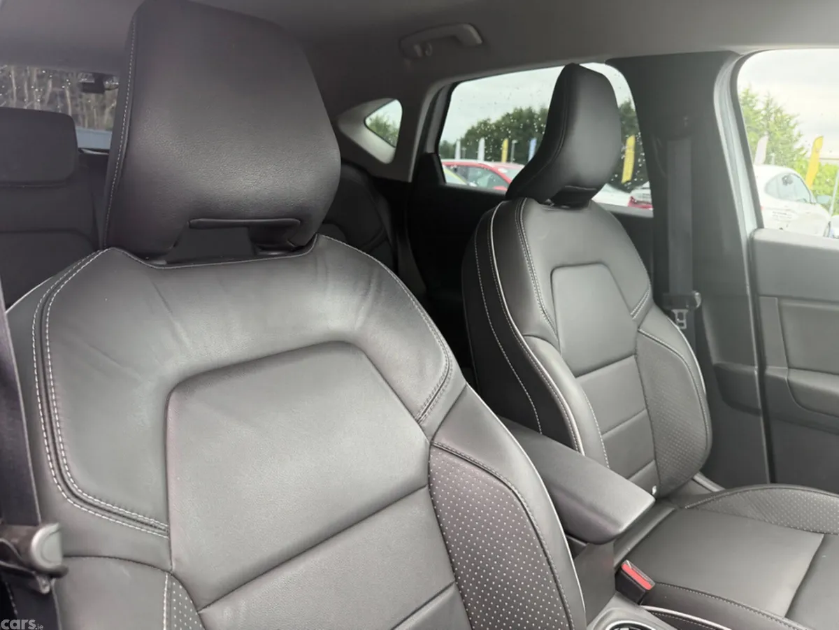 Renault Captur SUV, Petrol, 2021, White