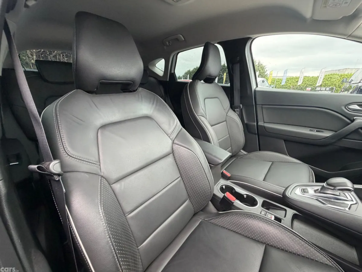 Renault Captur SUV, Petrol, 2021, White