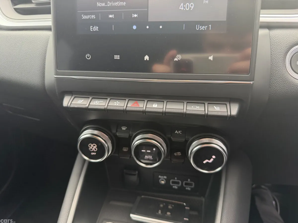 Renault Captur SUV, Petrol, 2021, White