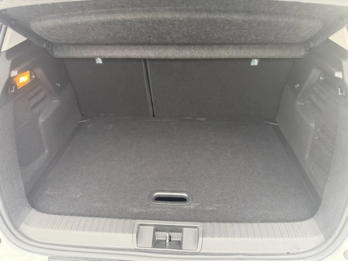 Renault Captur SUV, Petrol, 2021, White