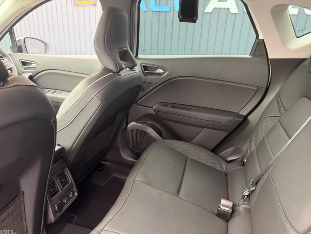 Renault Captur SUV, Petrol, 2021, White