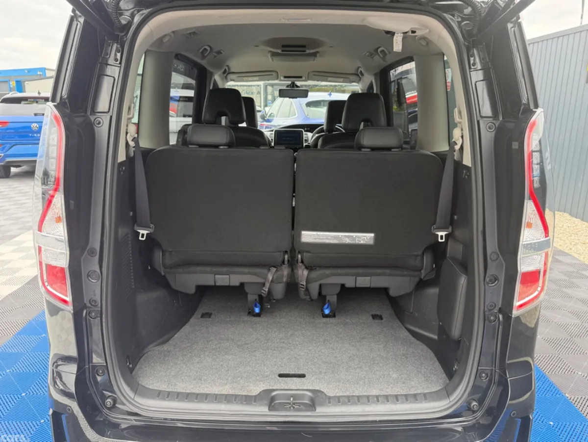 Nissan Serena MPV, Petrol Hybrid, 2021, Black