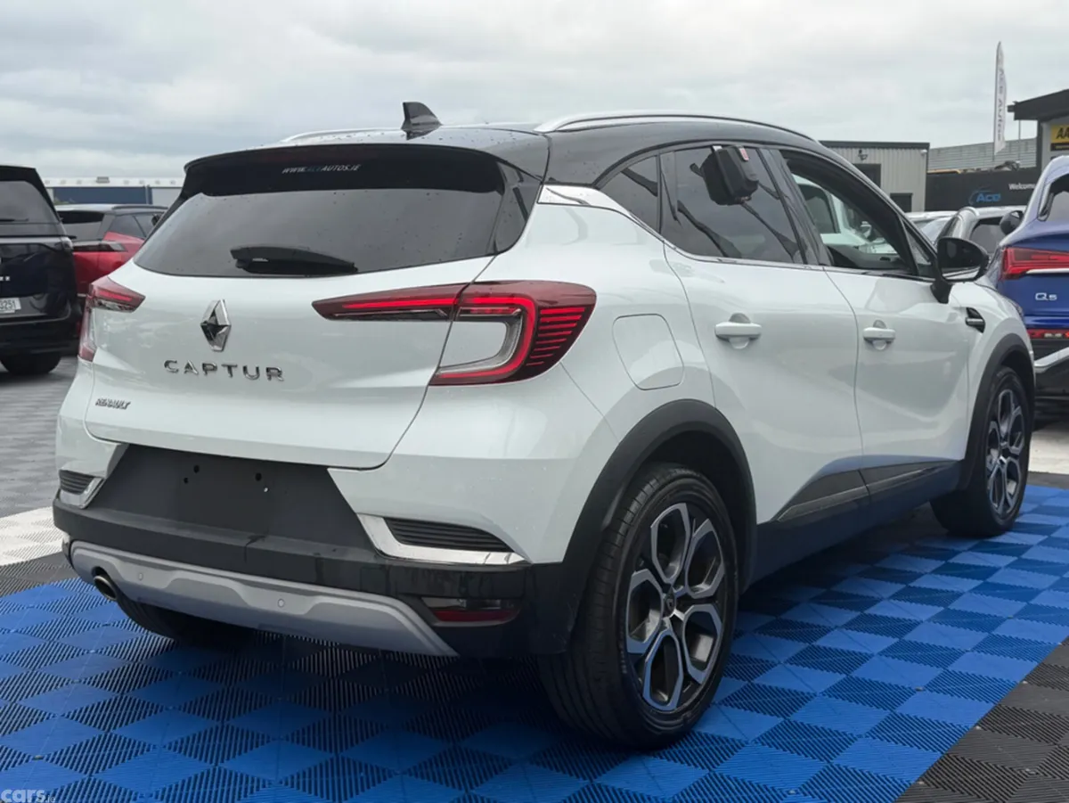 Renault Captur SUV, Petrol, 2021, White