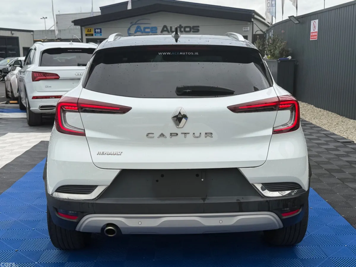 Renault Captur SUV, Petrol, 2021, White