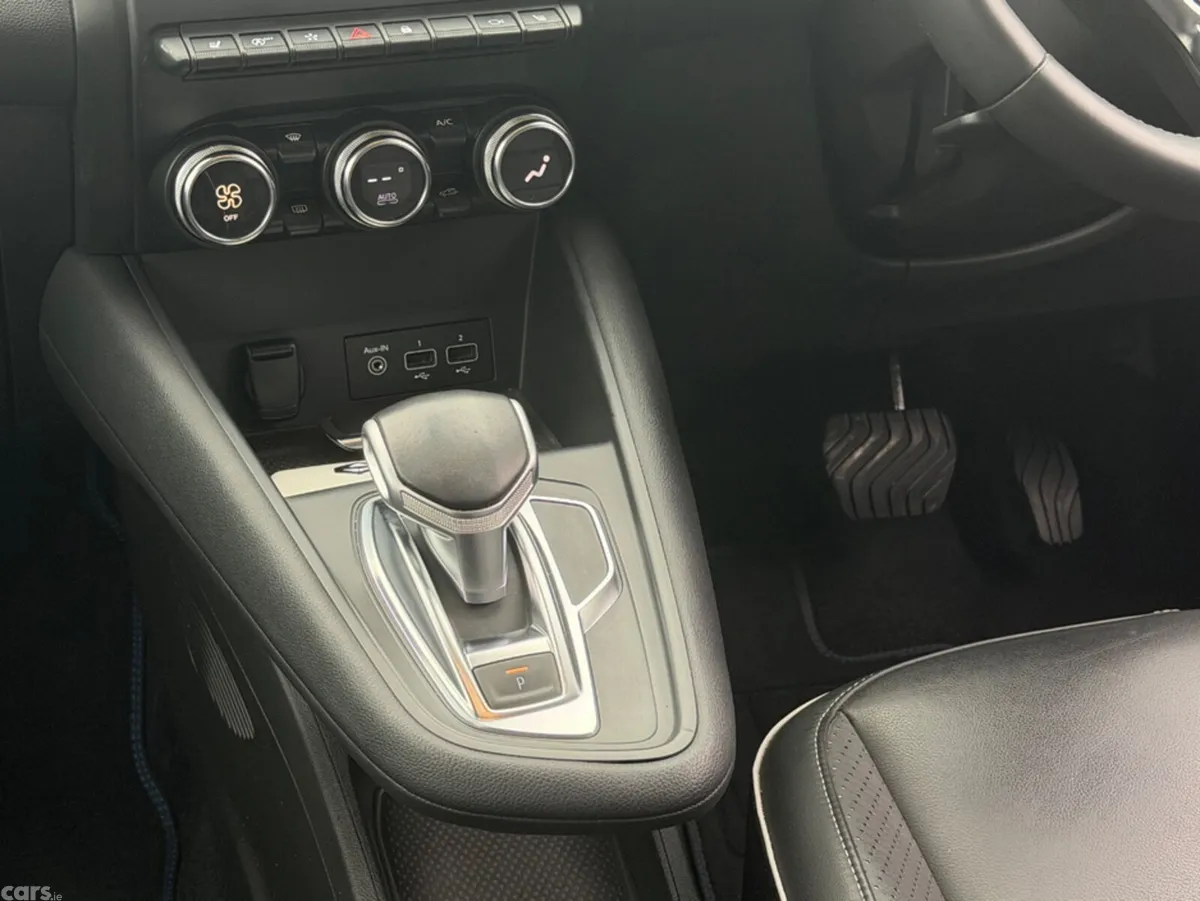 Renault Captur SUV, Petrol, 2021, White