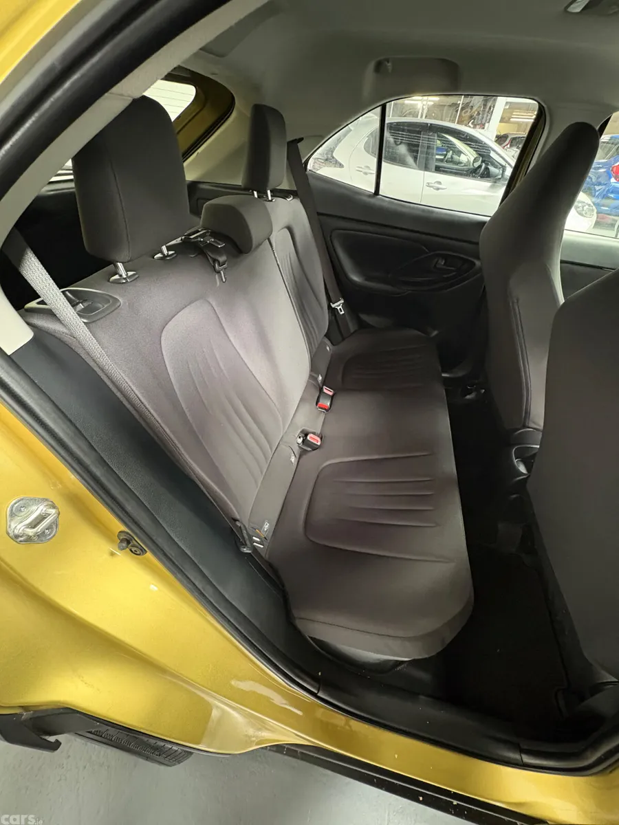 Toyota Yaris Cross Estate, Petrol Hybrid, 2022, Gold
