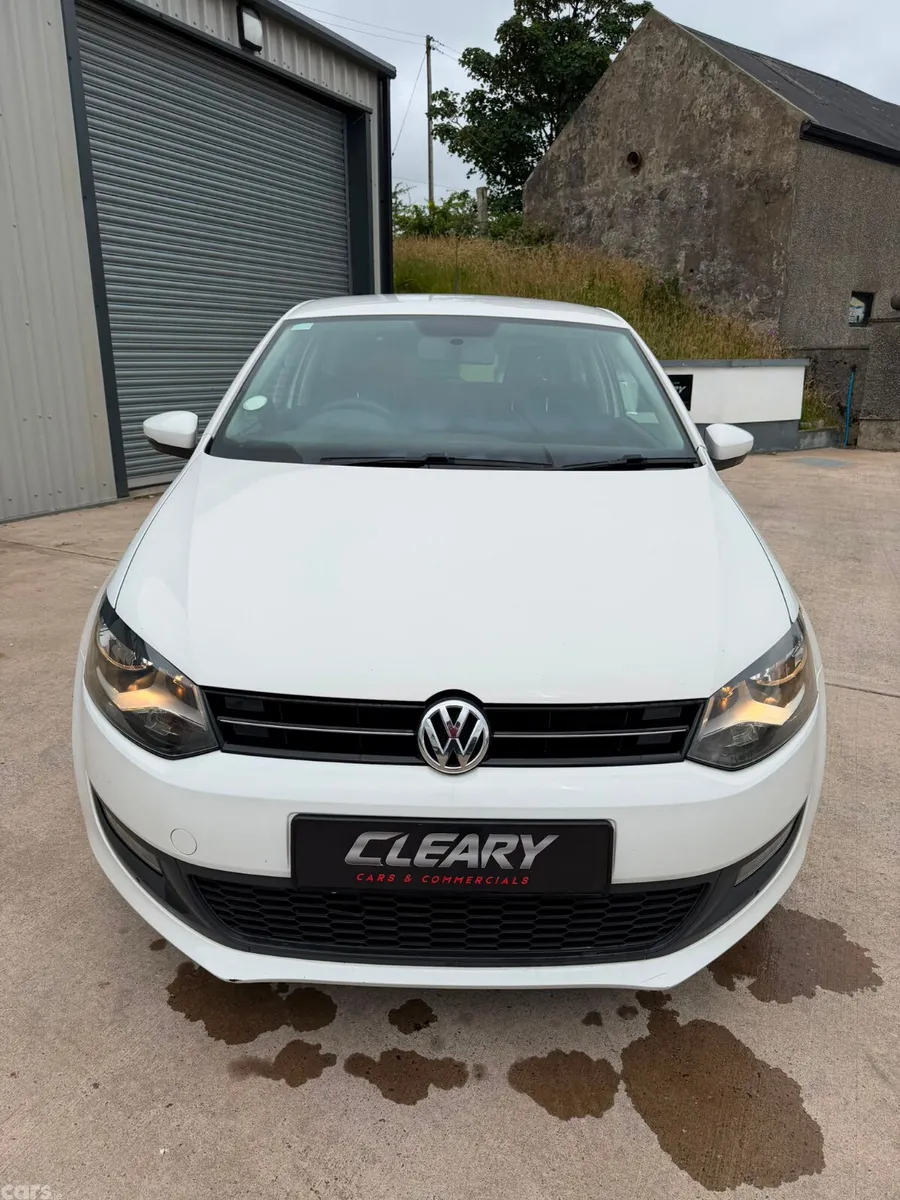 Volkswagen Polo Hatchback, Petrol, 2013, White